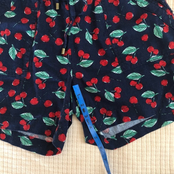 2/$14 ❤️ St. John’s Bay Linen Rayon Blend Cherry Pattern Shorts Sz S - Picture 5 of 6